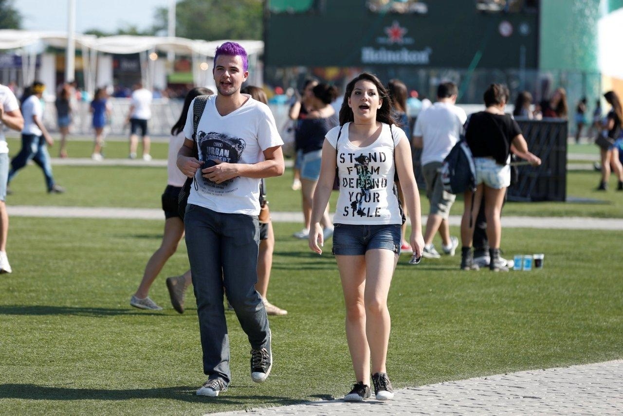 13.set.2013 - Público que chegou cedo aproveitou para conhecer  todos os pontos da Cidade do Rock - Andre Muzell/AgNews