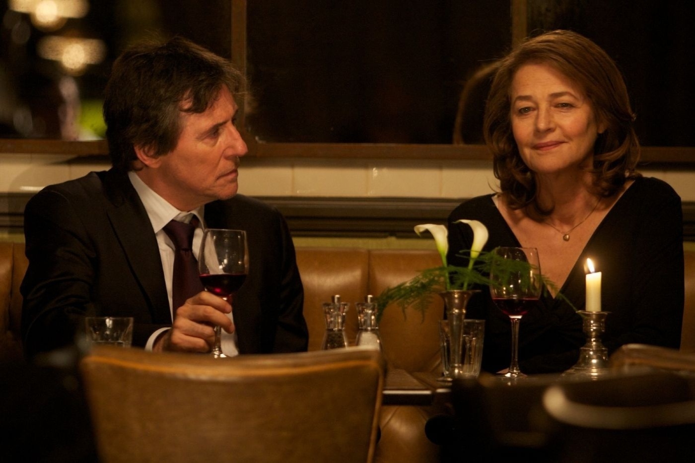 Cena do filme europeu "Eu, Anna", de Barnaby Southcombe, estrelado por Charlotte Rampling e Gabriel Byrne - Divulgação / Imovision