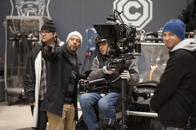 O diretor José Padilha, no set de "Robocop" - Divulgação/Sony Pictures