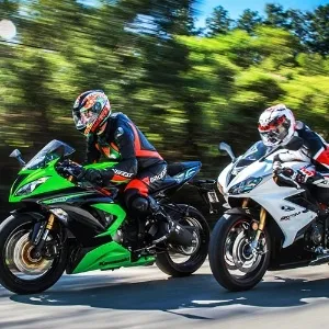 Kawasaki Ninja ZX-6R vs. Triumph Daytona 675R: duelo de esportivas