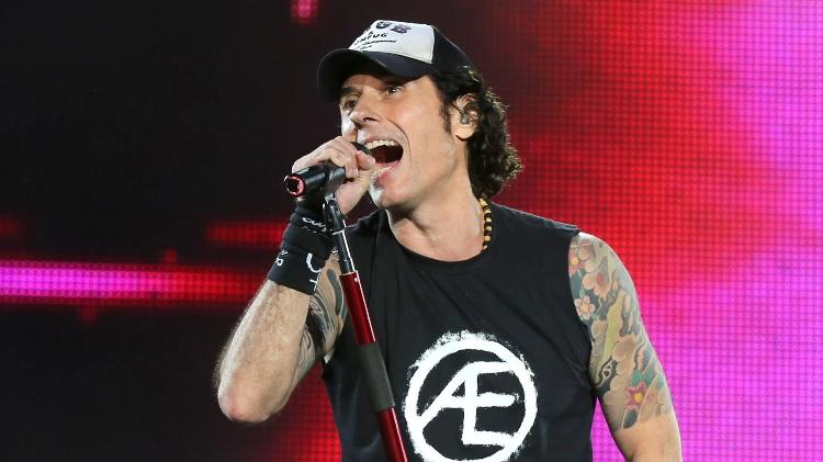 14.set.2013 - Dinho Ouro Preto e Yves Passarell se apresentam na Cidade do Rock. Essa é a quarta vez que o Capital Inicial participa do Rock in Rio (1991, 2001 e 2011) - Fernando Maia/UOL - Fernando Maia/UOL