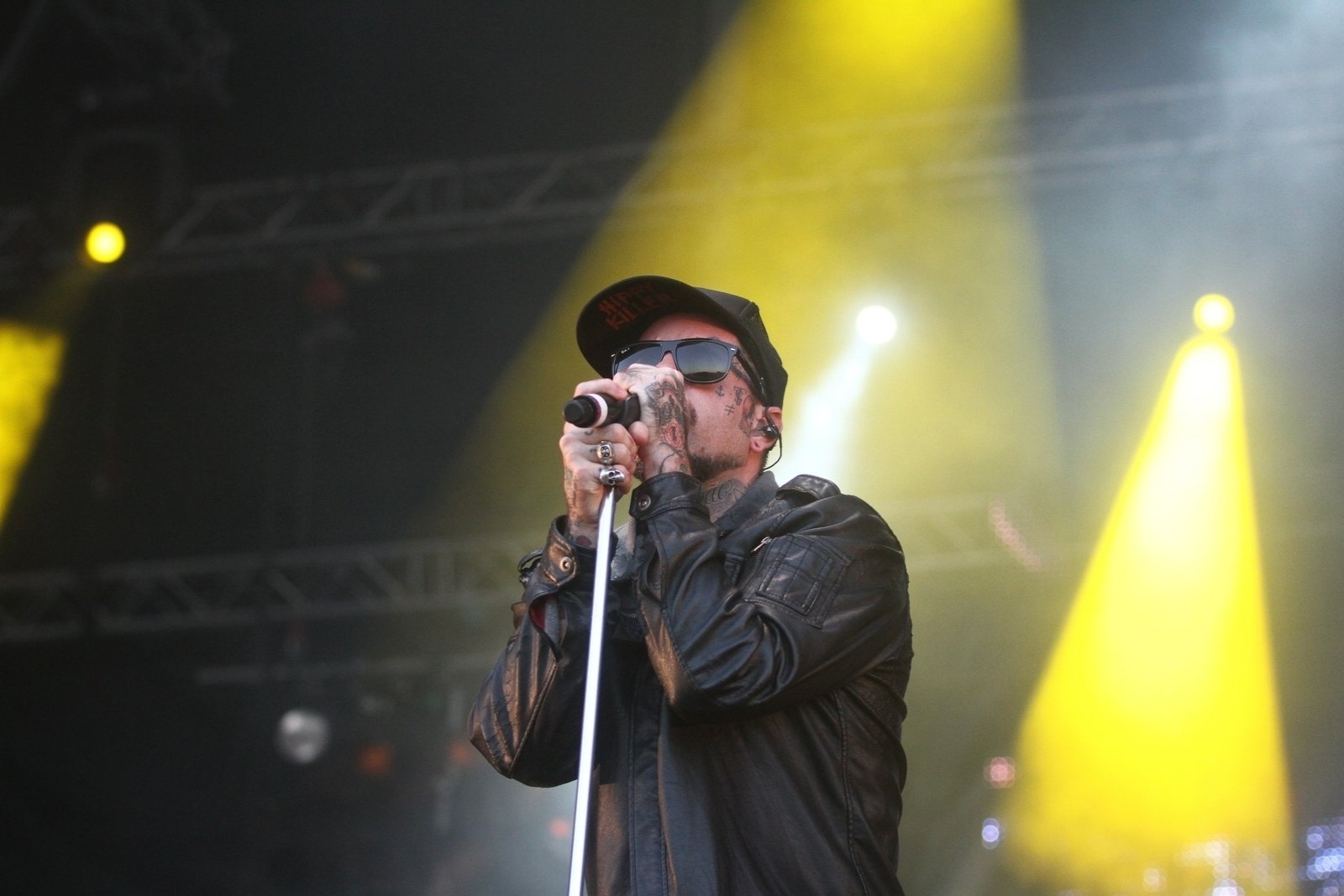 14.set.2013 - Tico Santa Cruz do Detonautas participa de homenagem a Raul Seixas com Zélia Duncan e Zeca Baleiro no Palco Sunset no Rock in Rio - Foto Rio News