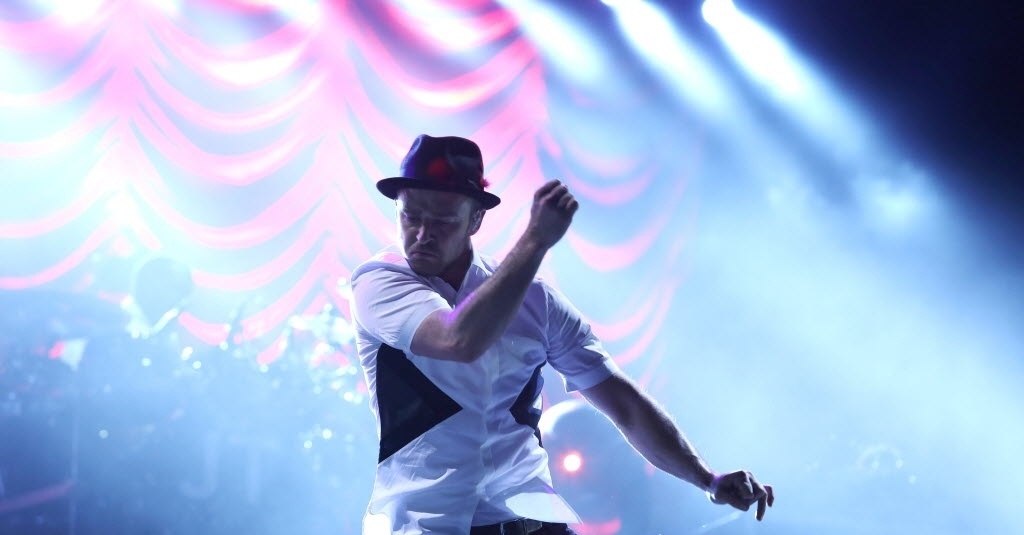 15.set.2013 - Justin Timberlake faz o último show da terceira noite do Rock in Rio do Palco Mundo - Marco Antônio Teixeira/UOL