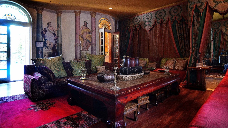 23.jul.2013 - A suíte Marroquina da mansão Casa Casuarina, que pertenceu ao estilista Gianni Versace, em Miami Beach.