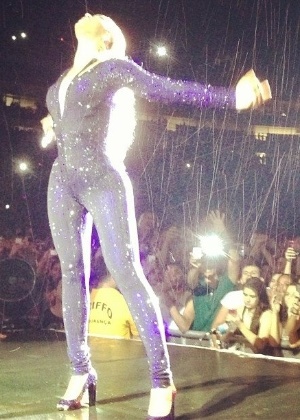 Internauta fotografa Beyoncé em show sob forte chuva - Reprodução/Twitter