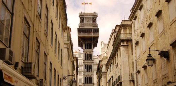 Elevador Santa Justa (Portugal): Construído na virada dos século 19 para o 20, este charmoso elevador de Lisboa é o responsável pela ligação entre as ruas do Ouro e do Carmo ao largo do Carmo - Getty Images