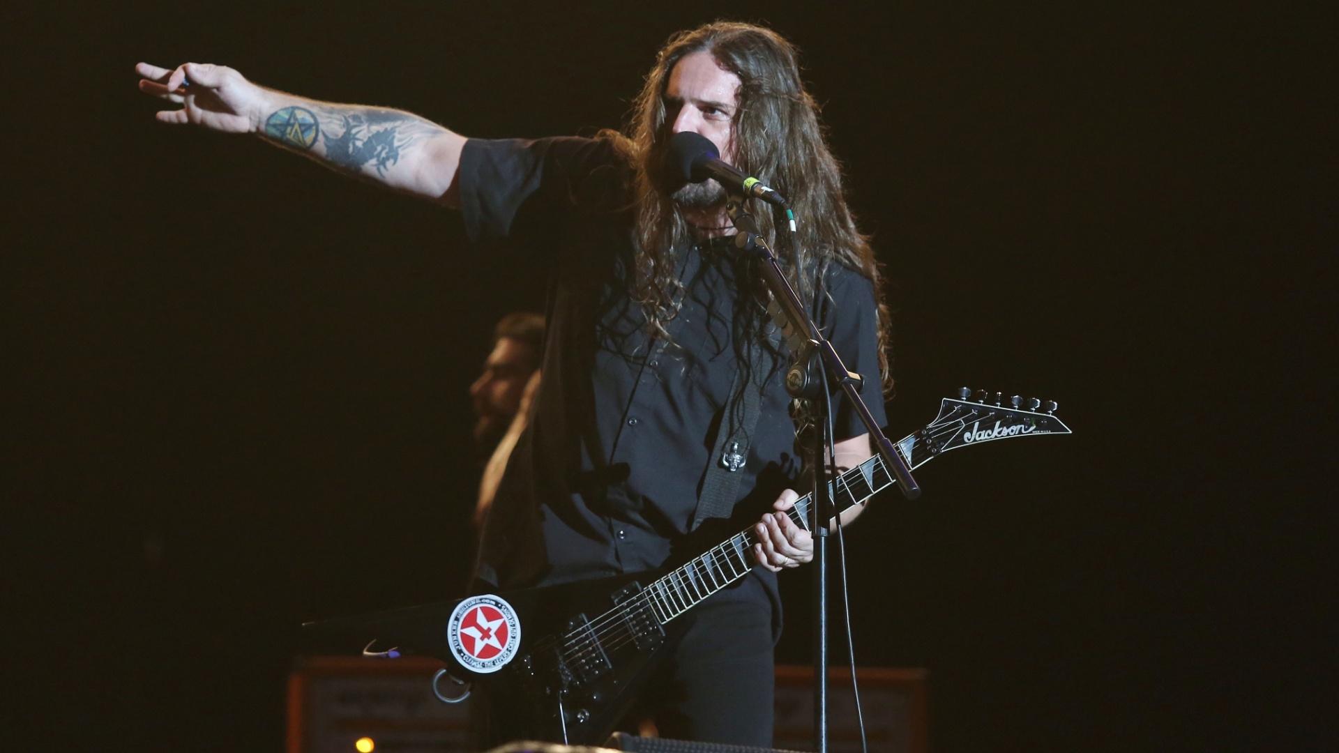 19.set.2013 - Andreas Kisser exibe sua Jackson Randy Rhoads no segundo fim de semana do Rock in Rio - Fernando Maia/UOL