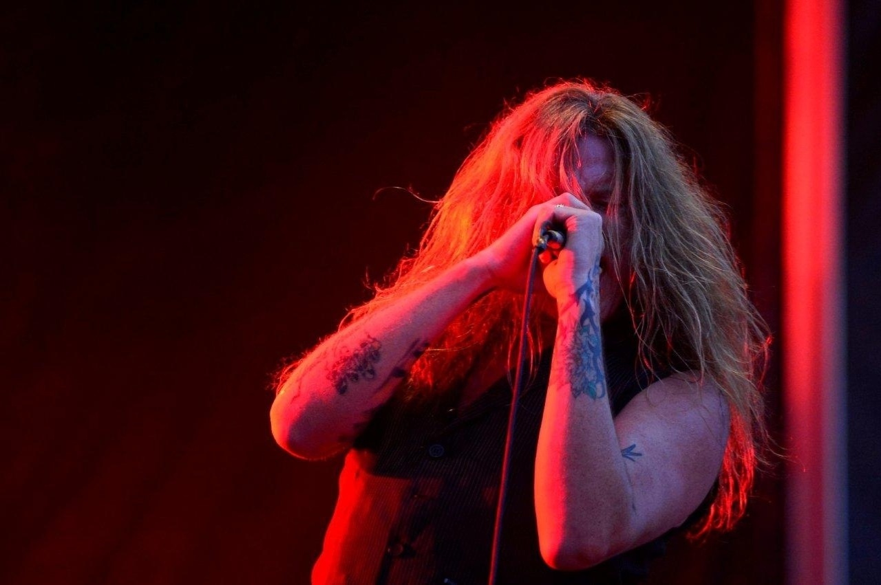 19.set.2013 - Cantor Sebastian Bach faz show no Rock in Rio; "I Remember You" e "18 and Life", do Skid Row - Andre Muzell/AgNews