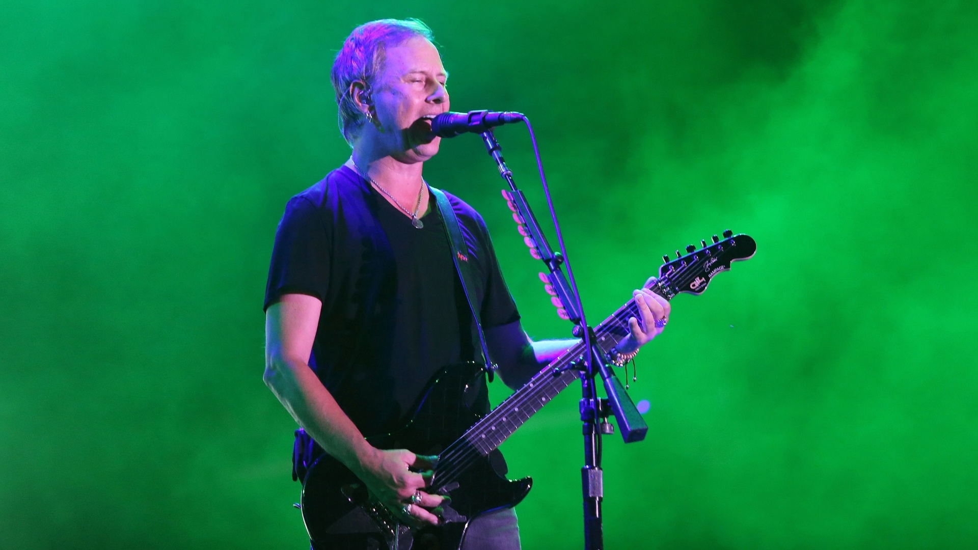 19.set.2013 - Jerry Cantrell, guitarrista do Alice in Chains, durante show da banda no Palco Mundo do Rock in Rio - Marco Antônio Teixeira/UOL
