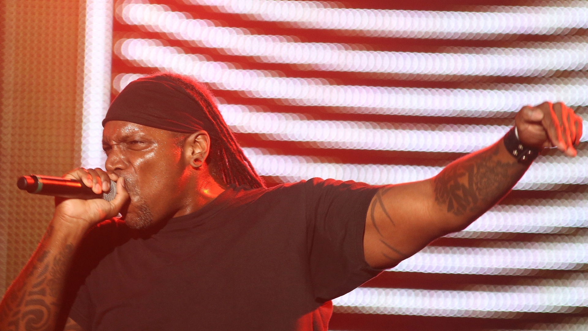 19.set.2013 - Sepultura e Tambours du Bronx se apresentam no Palco Mundo no segundo fim de semana do Rock in Rio - Fernando Maia/UOL