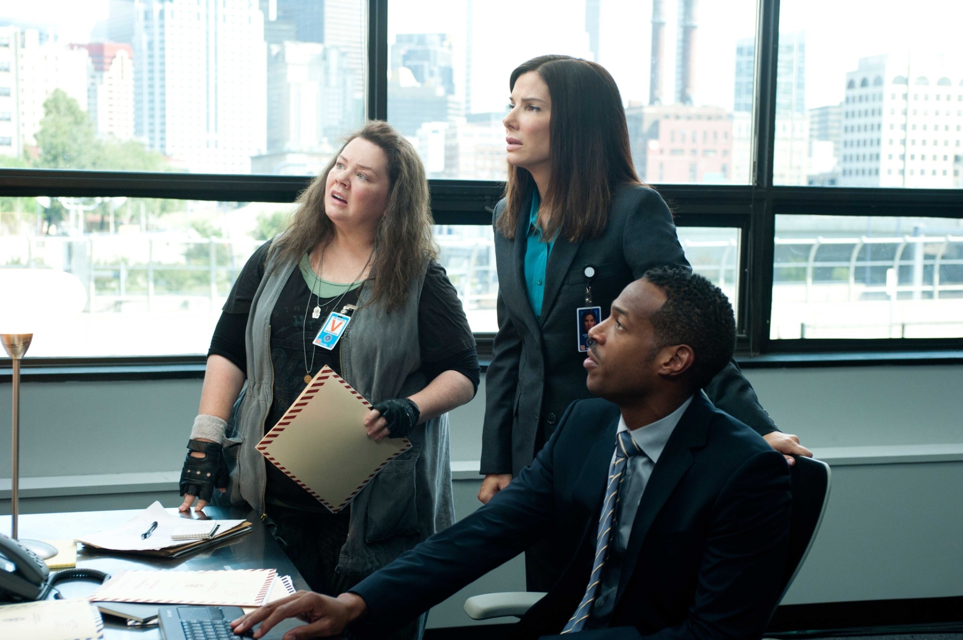 Cena da comédia "As Bem-Armadas", estrelada por Sandra Bullock e Melissa McCarthy - Divulgação / Fox Films