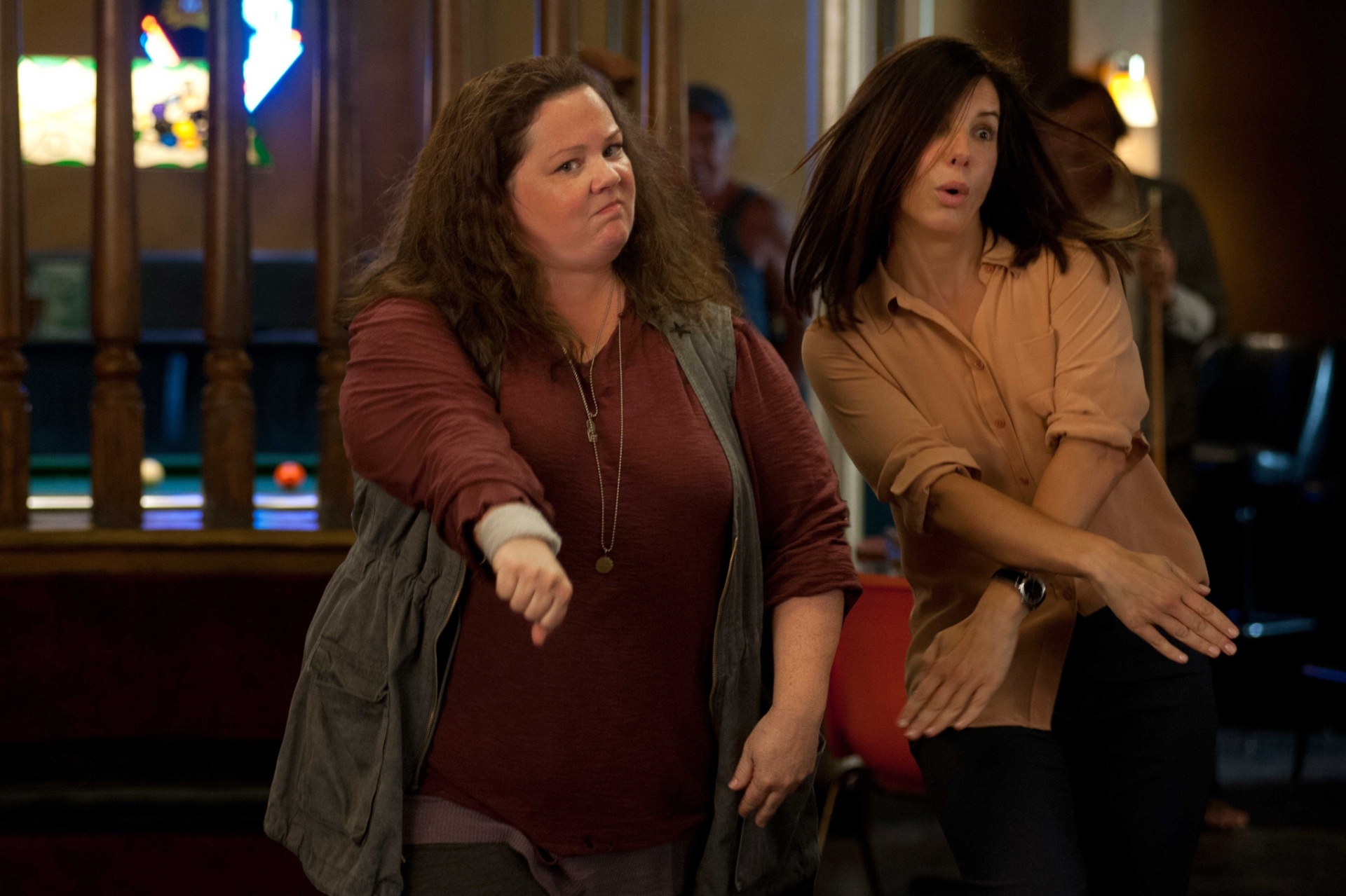 Cena da comédia "As Bem-Armadas", estrelada por Sandra Bullock e Melissa McCarthy - Divulgação / Fox Films