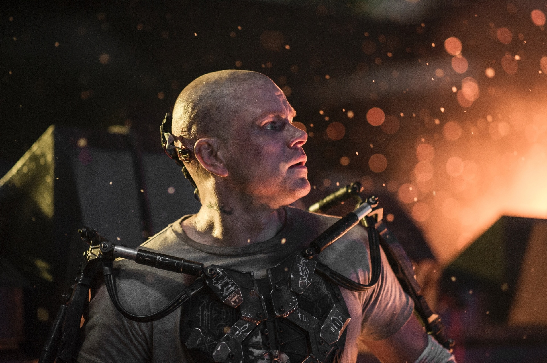 Cena do filme "Elysium", estrelado por Matt Damon, Wagner Moura, Alice Braga e Sharlto Copley, todos sob direção de Neill Blomkamp - Divulgação / Sony Pictures