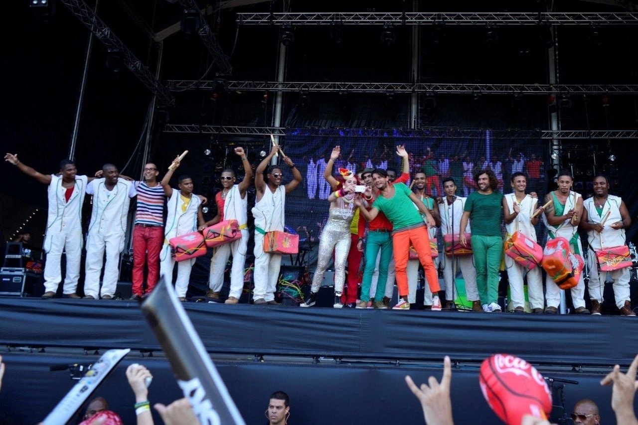 20.set. 2013 - A banda portuguesa The Gift e os brasileiros do Afrolata abrem o Palco Sunset nesta sexta-feira no Rock in Rio - Andre Muzell/AgNews