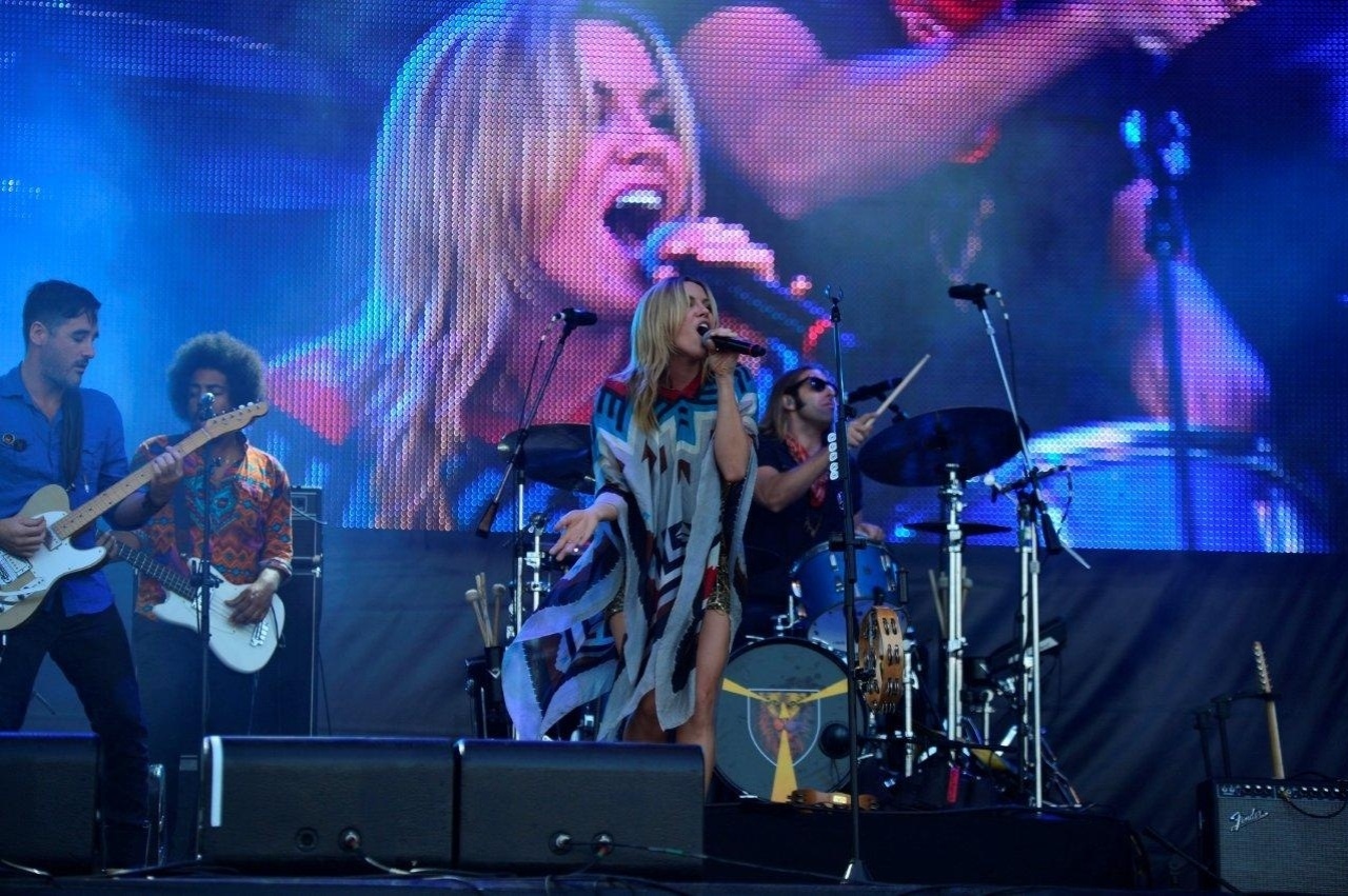 20.set.2013 - A cantora Grace Potter se apresenta com a banda The Nocturnals no Palco Sunset  do Rock in Rio - Andre Muzell/AgNews