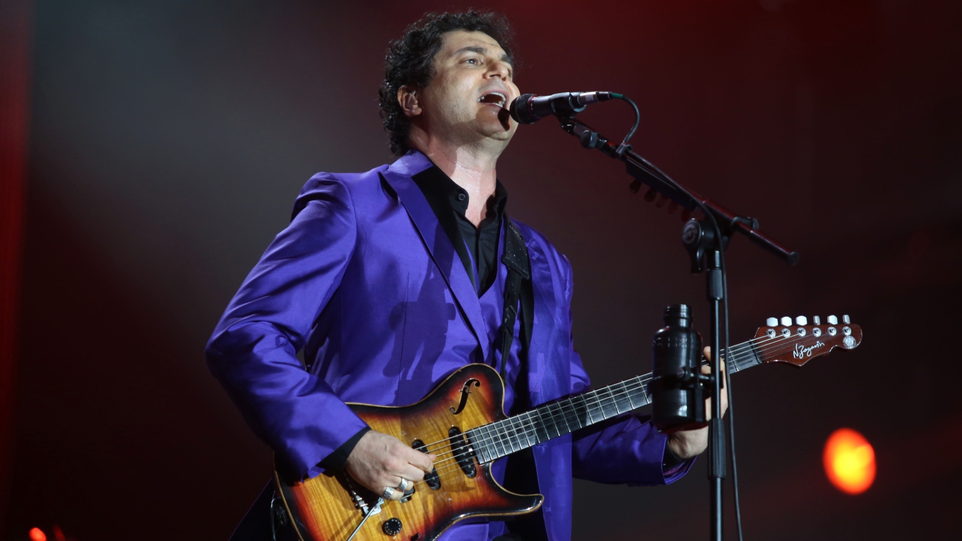 20.set.2013 - Frejat faz o primeiro show do Palco Mundo no segundo dia do segundo final de semana do festival - Fernando Maia/UOL