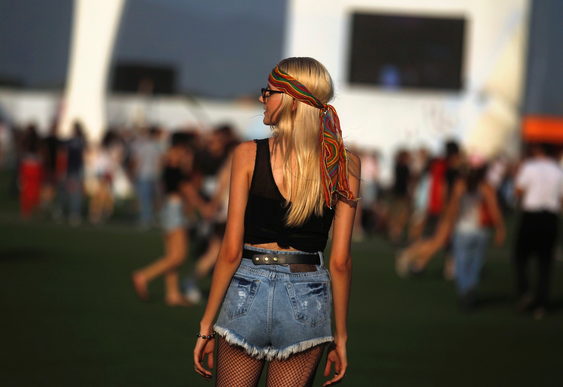 20.set.2013 - Jovem aparece cheia de estilo no segundo fim de semana do Rock in Rio - Pilar Olivares/Reuters