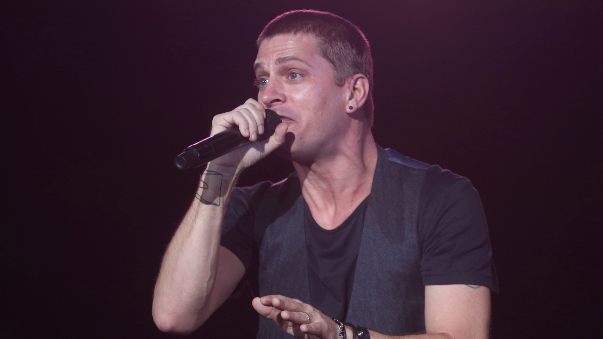 20.set.2013 - Matchbox Twenty abre programação de shows internacionais no Palco Mundo no segundo dia do segundo final de semana do festival - Fernando Maia/UOL