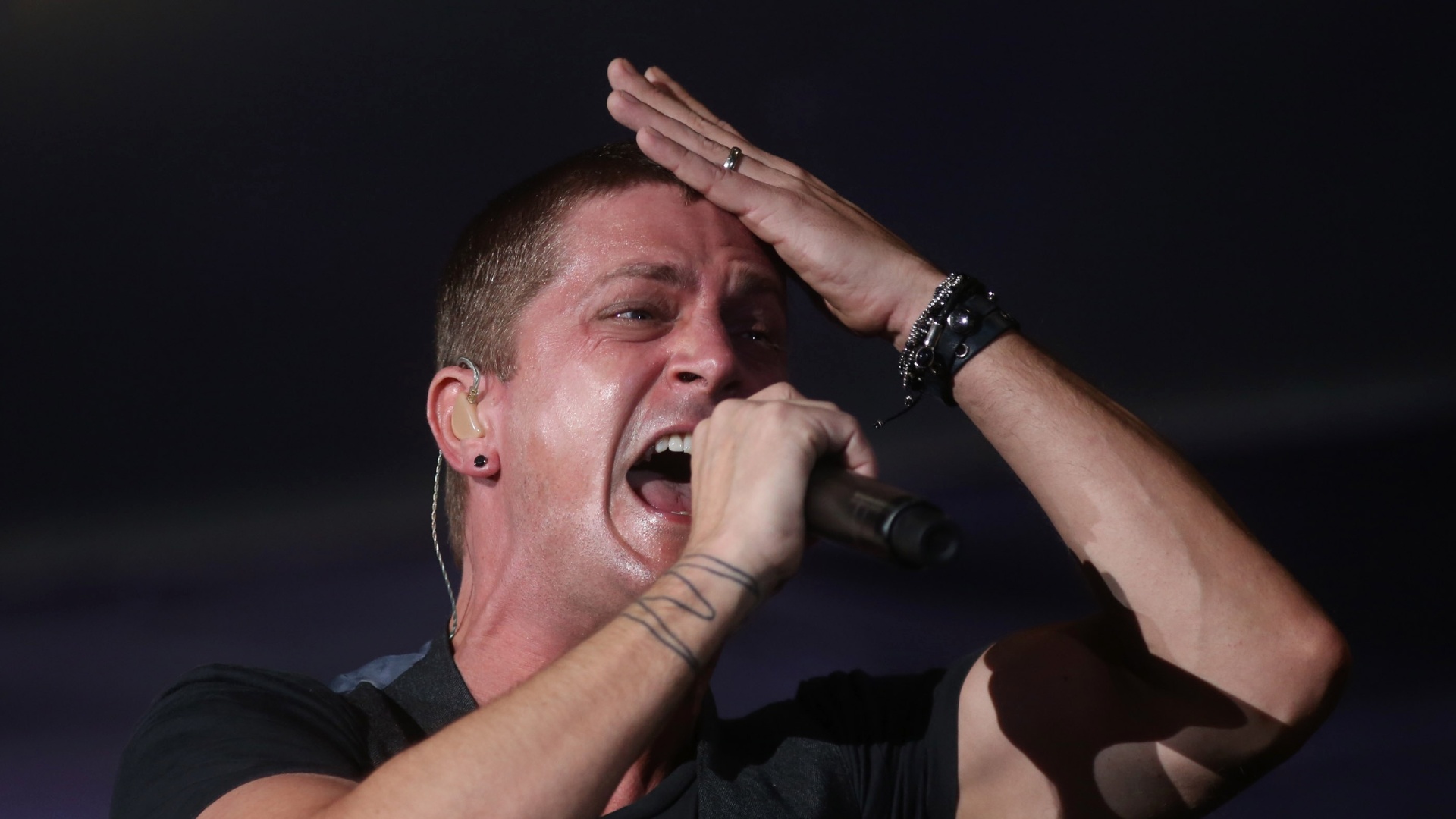 20.set.2013 - O vocalista do Matchbox Twenty, Rob Thomas, durante apresentação da banda no Palco Mundo do Rock in Rio - Fernando Maia/UOL