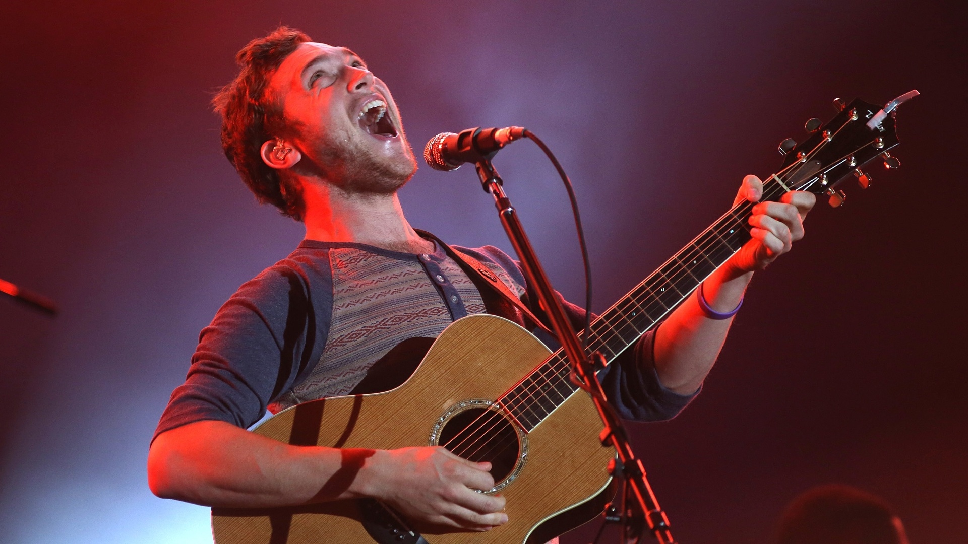 21.set.2013 - O cantor Phillip Phillips se apresenta no Palco Mundo do Rock in Rio - Fernando Maia/UOL