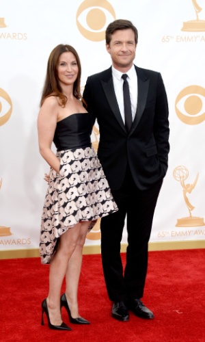 22.set.2013 - Jason Bateman e Amanda Anka chegam ao Emmy 2013