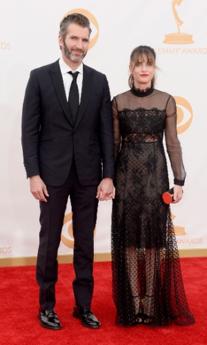 22.set.2013 - O escritor David Benioff, de "Game of Thrones" e a atriz Amanda Peet, de "The Godd Wife", chegam juntos à 65ª cerimônia do Emmy