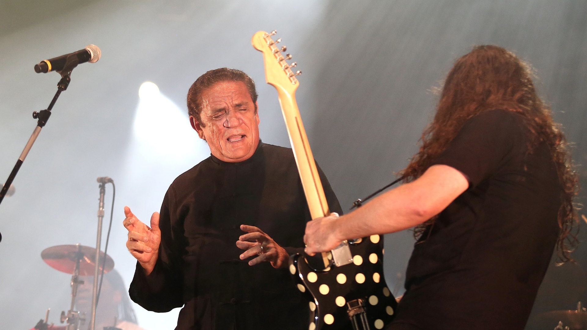 22.set.2013 - Sepultura faz show com Zé Ramalho no encerramento dos trabalhos no Palco Sunset - Marco Antônio Teixeira/UOL