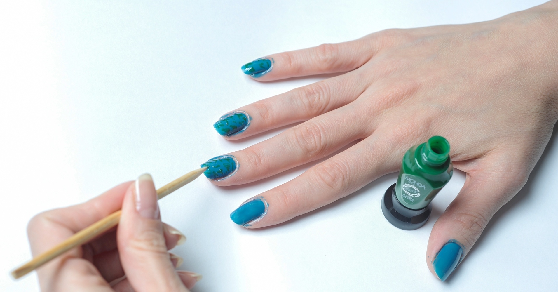 Unhas Liberty - esmalte verde folha - Cauê Moreno/UOL
