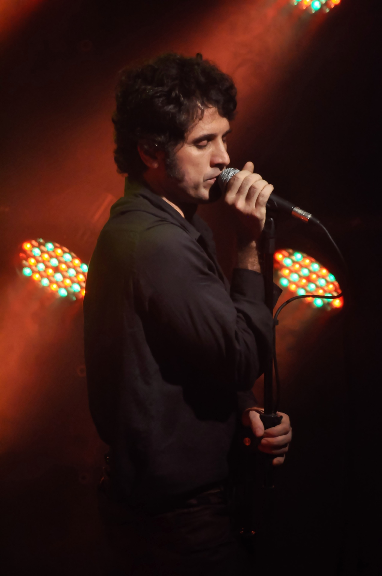 Eriberto Leão vive Jim Morrison no teatro - Guilherme Forton