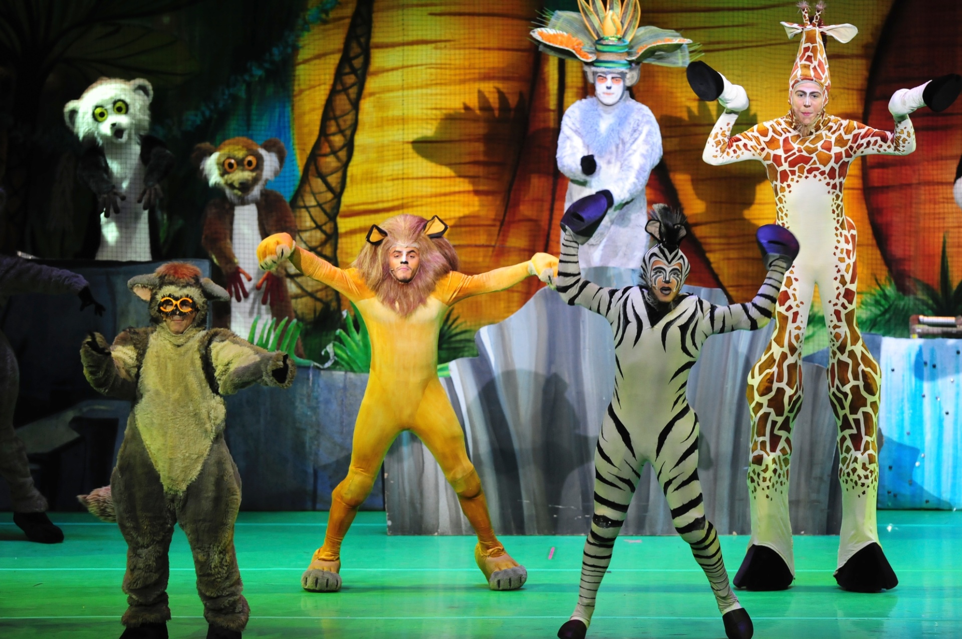 25.set.2013 - Cena do musical "Madagascar Ao Vivo!" - Junior Lago/UOL