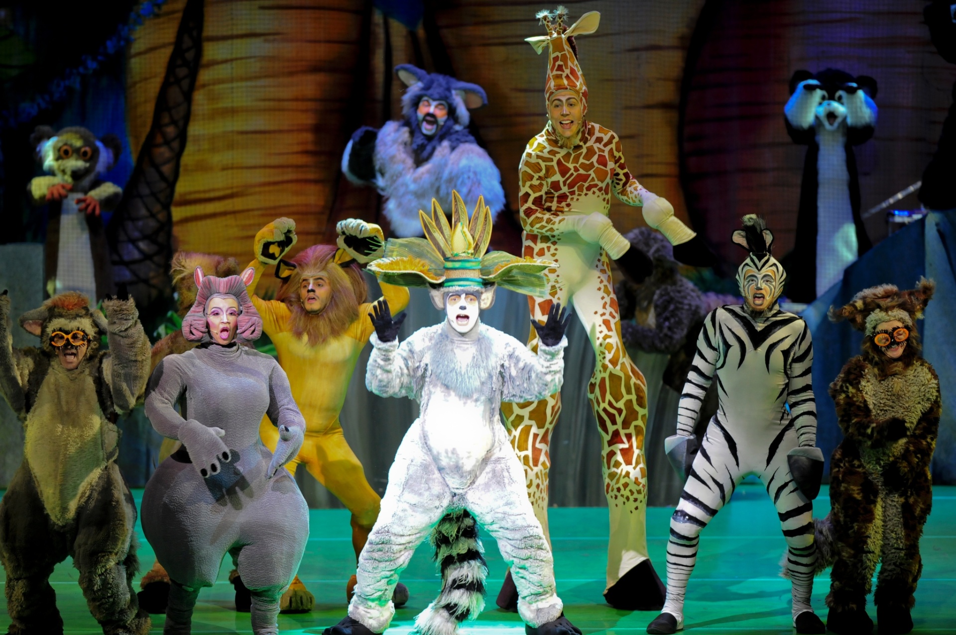 25.set.2013 - Cena do musical "Madagascar Ao Vivo!" - Junior Lago/UOL