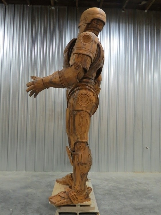 Após campanha de financiamento coletivo, moradores de Detroit conseguiram dinheiro para construir uma estátua do Robocop para vigiar a cidade a partir de 2014 - Divulgação/Kickstarter