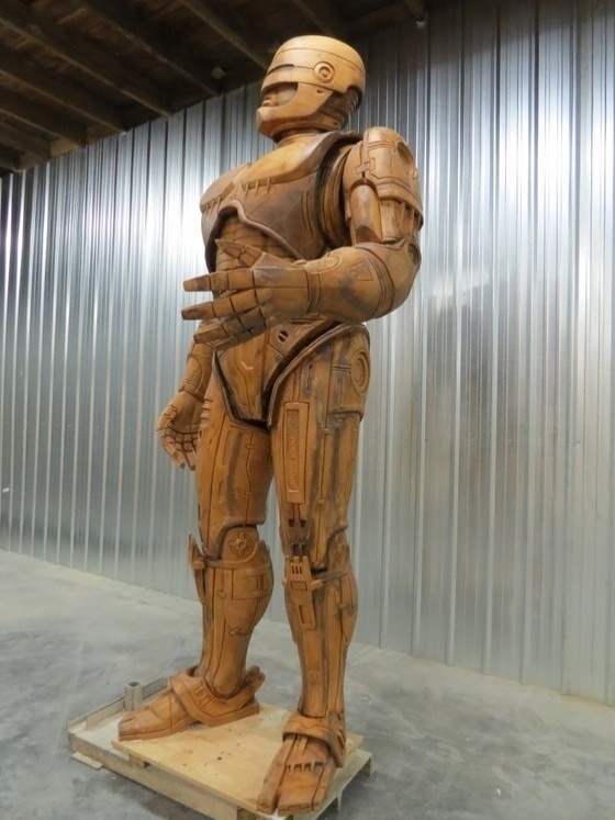 Após campanha de financiamento coletivo, moradores de Detroit conseguiram dinheiro para construir uma estátua do Robocop para vigiar a cidade a partir de 2014 - Divulgação/Kickstarter