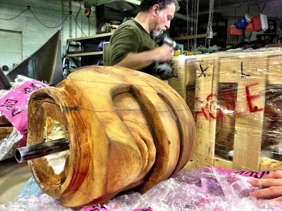 Após campanha de financiamento coletivo, moradores de Detroit conseguiram dinheiro para construir uma estátua do Robocop para vigiar a cidade a partir de 2014 - Divulgação/Kickstarter