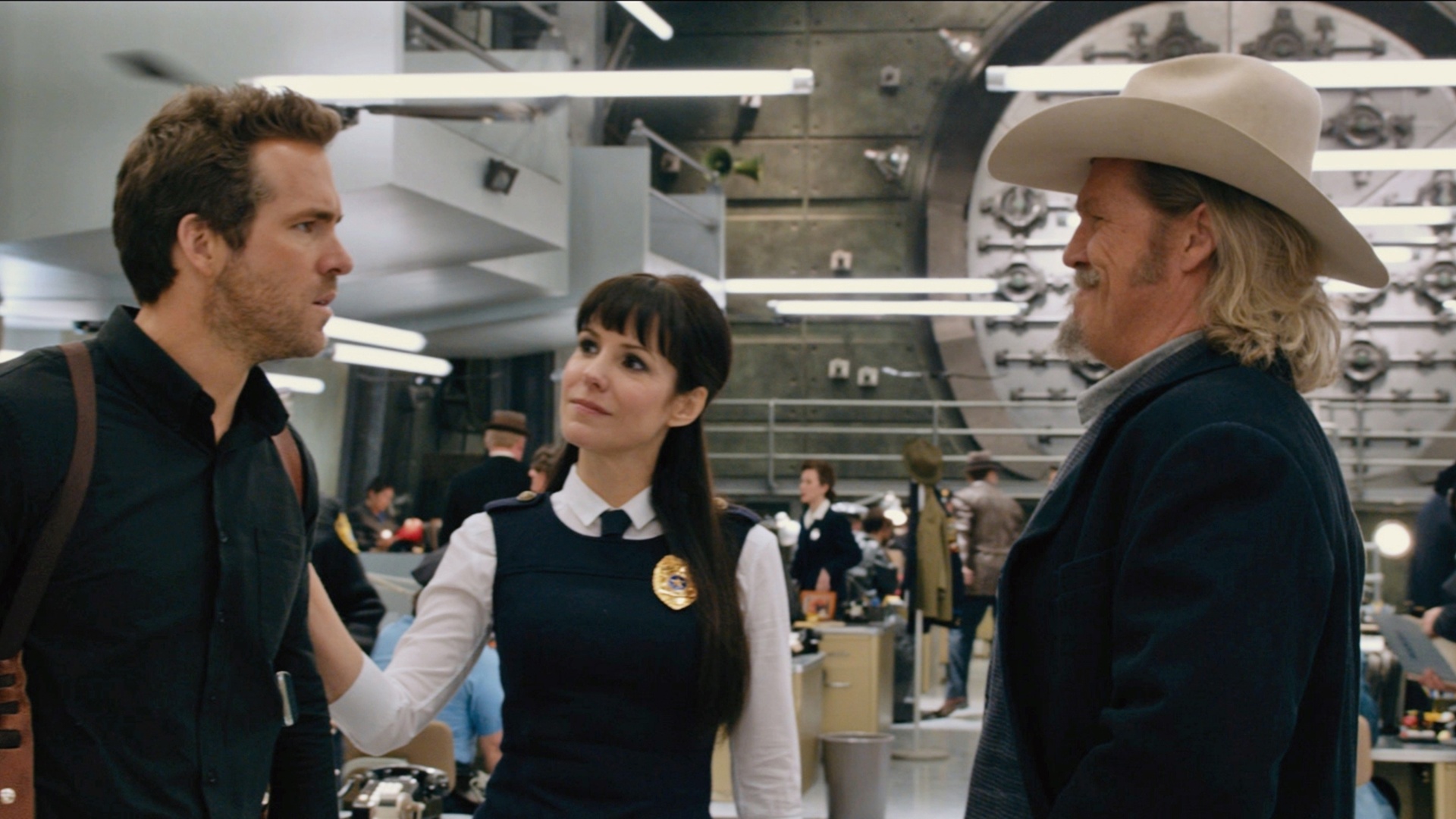 Cena de "R.I.P.D. - Agentes do Além", de Robert Schwentke, com Jeff Bridges, Ryan Reynolds e Kevin Bacon no elenco - Divulgação / Universal