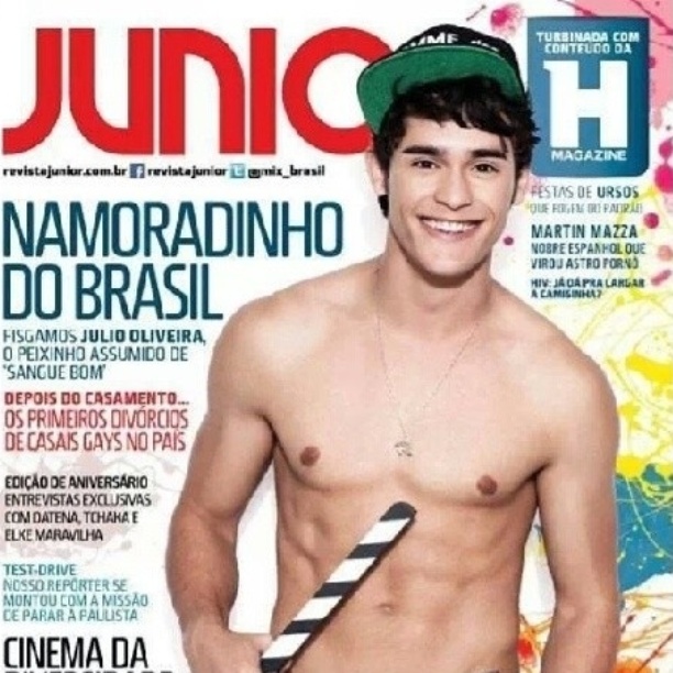 2013 - Julio Oliveira, o Peixinho de "Sangue Bom", foi capa da revista destinada ao público GLS "Junior"