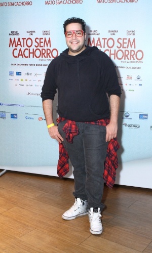 30.set.2013 - Tiago Abravanel prestigiou a exibição da comédia "Mato Sem Cachorro" em um cinema da zona sul do Rio