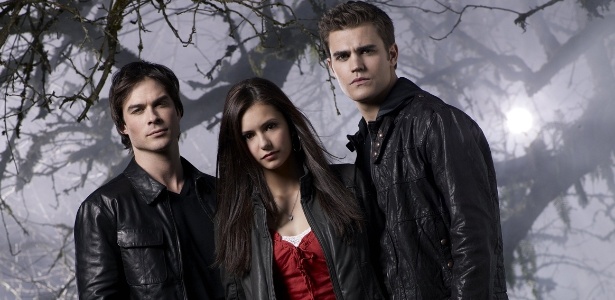 Depois de seis anos na série, Nina Drobev anunciou sua saída de "Vampire Diaries" 