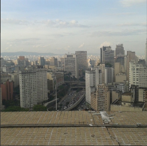 01.out.2013 - Vista do Edifício Planalto, em São Paulo, onde ocorreu gravação do clipe de "Um Dia a Gente se Encontra", do Charlie Brown Jr. - Reprodução/Instagram