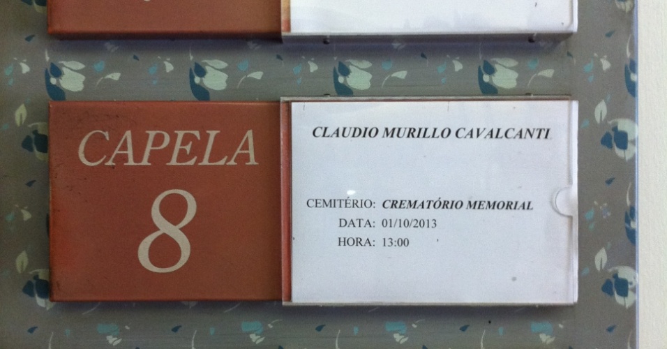 1.out.2013 - Placa de aviso do velório do ator Claudio Cavalcanti no Memorial do Carmo, no Rio de Janeiro