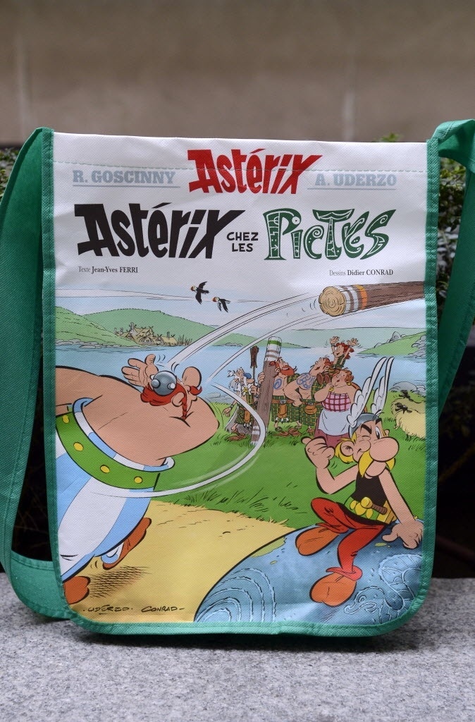 02.out.2013 - Imagem da nova aventura do personagem Asterix, "Asterix Entre os Pictos", desenhada por Didier Conrad em Paris - AFP