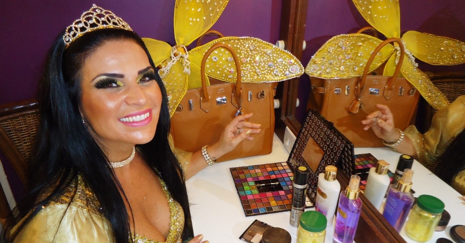 2013 - Solange Gomes no camarim do espetáculo infantil "Tinker"