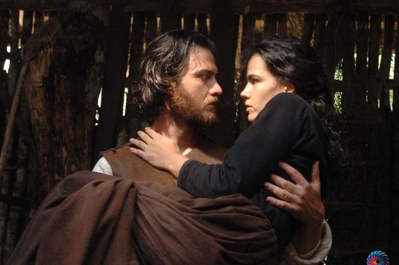 Gabriel Braga Nunes e Ana Paula Arósio no filme "Anita e Garibaldi" - Divulgação