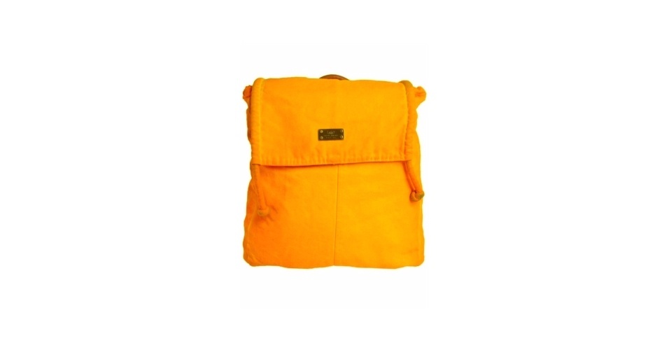 Para aquelas que não dispensam a praticidade da mochila, o modelo laranja --outra peça que dá cor ao look; R$ 289,90, da Cantão (www.cantao.com.br)Preço pesquisado em setembro de 2013 e sujeito a alterações - Divulgação