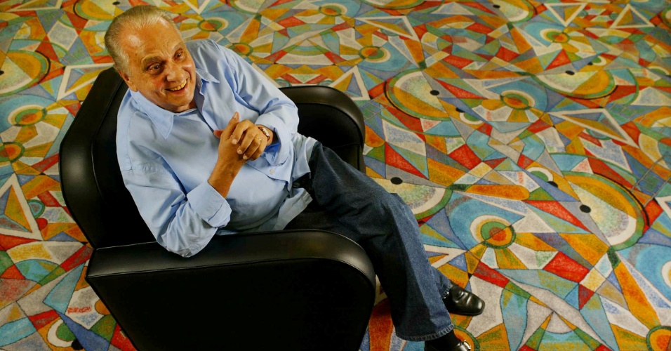4.mar.2004 - O ator Jorge Dória em hotel em São Paulo
