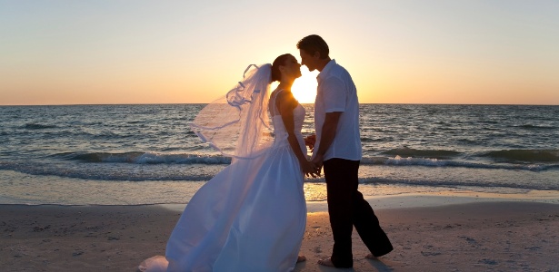 Já pensou em se casar na praia? Veja os pacotes de hotéis em destinos paradisíacos - Thinkstock
