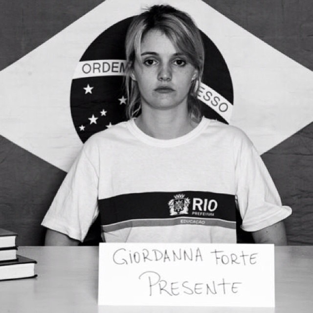 Com a bandeira do Brasil ao fundo, Giordanna Forte  também divulga foto de apoio e pede melhorias na educação