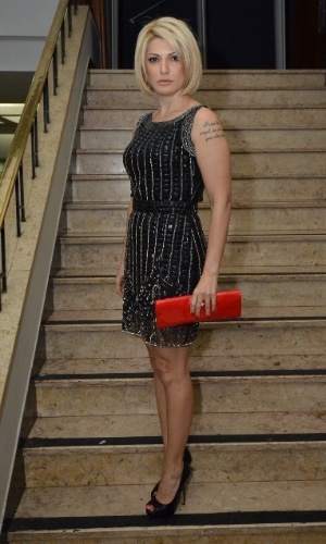 8.out.2013 - Antonia Fontenelle comparece na pré-estreia da série da Fox "Se Eu Fosse Você"