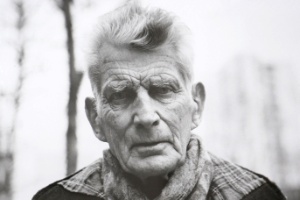 O escritor e dramaturgo irlandês Samuel Beckett em foto-documento exibida em comemoração de centenário de aniversário de seu nascimento (13 de Abril de 2006) - AFP