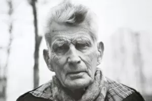 O escritor e dramaturgo irlandês Samuel Beckett em foto-documento exibida em comemoração de centenário de aniversário de seu nascimento (13 de Abril de 2006) - AFP